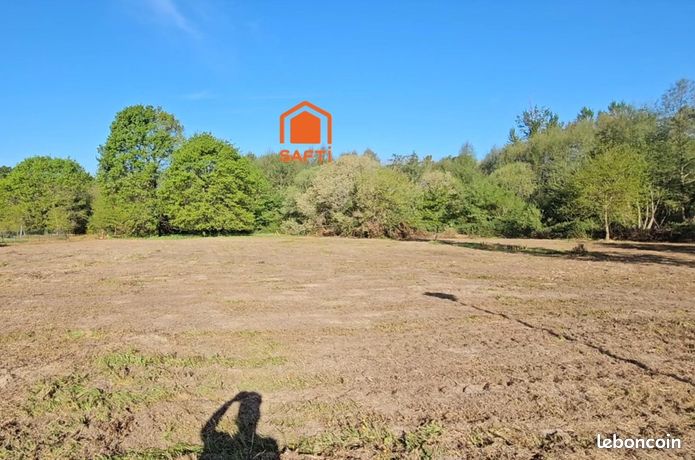 Terrain 1300 m² LACQUY