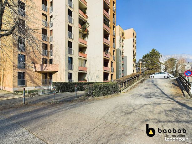 https://img.leboncoin.fr/api/v1/lbcpb1/images/72/f8/5a/72f85ab06fc680c6c7076ae8748707dc4a49d153.jpg?rule=ad-image