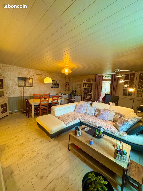 Maison 5 pièces 180 m² · à Savigné · 180 m² · 105 000 €