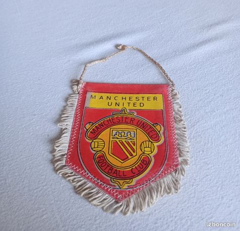 Lot De Fanions Miniatures Avec Ventouse – Vintage Football – Lyon, Juve, Benfica, Milan