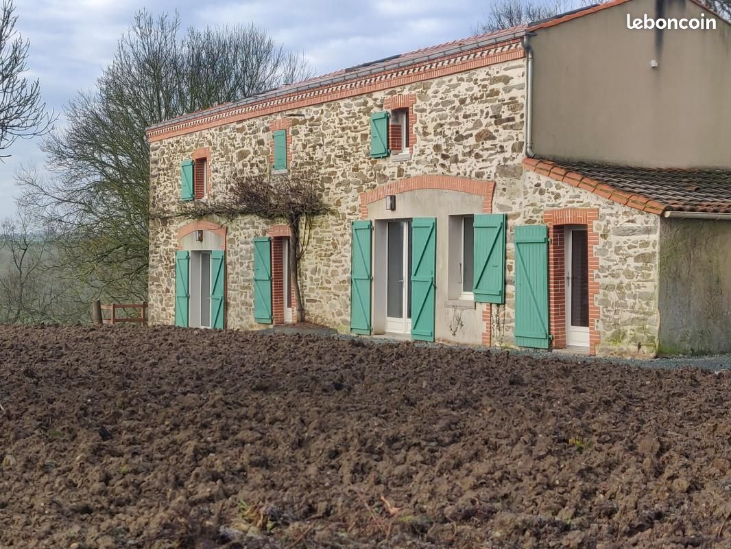 Maison 7 pièces 164 m² · à Saint-Fulgent · 164 m² · 940 €/mois