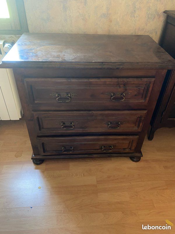 Commode (image 1)