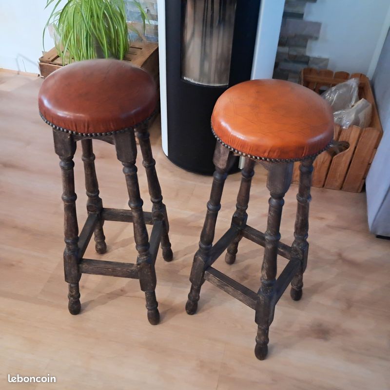 Lot De 2 Anciens Tabourets En Bois Vintage - Longueur 40 Cm - Occasion
