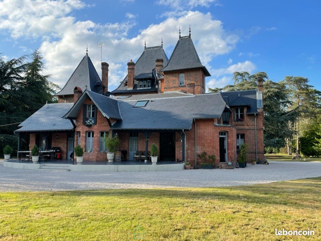 Maison 15 pièces 500 m² · à Salbris · 500 m² · 2 085 000 €