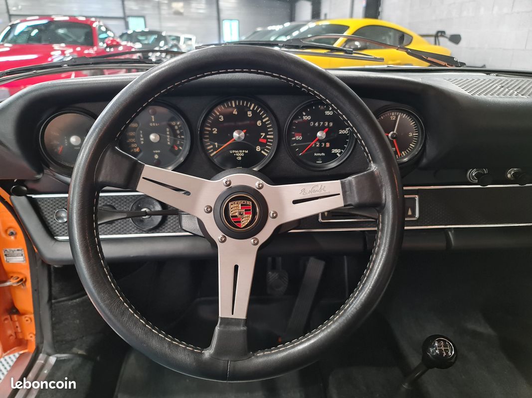 PORSCHE 911 2.2L S 180 CH – Restaurée et Expertisée (image 14)