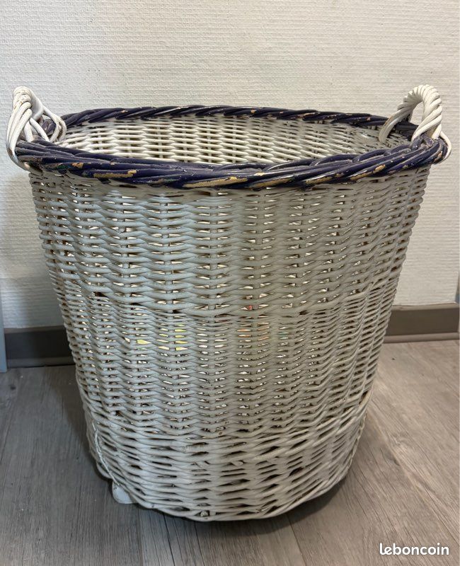 Corbeille à linge ancienne (image 1)