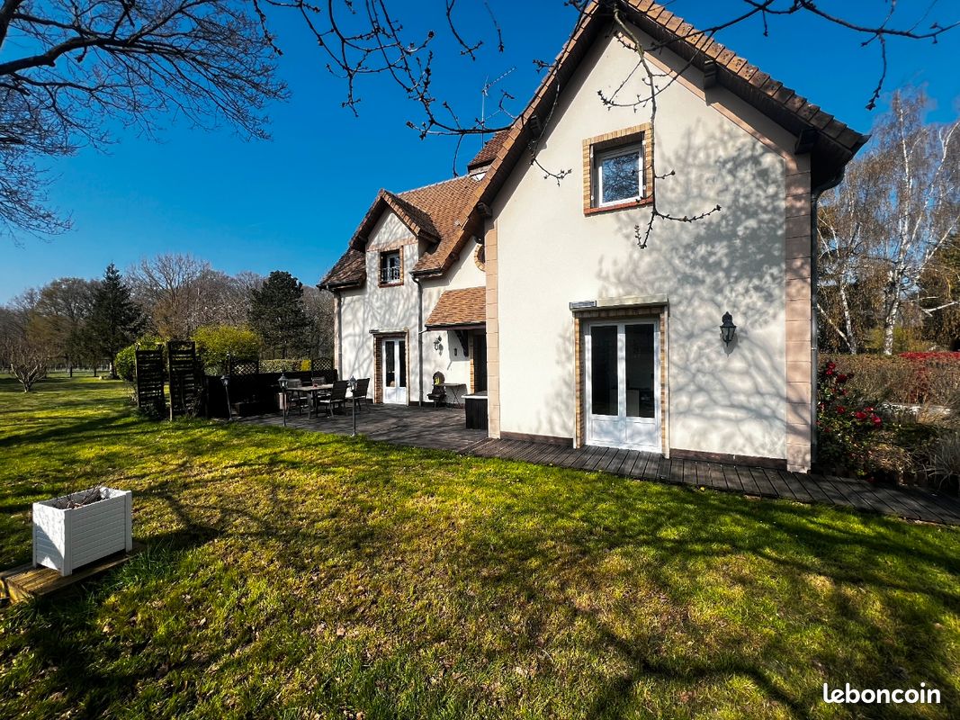 Maison 8 pièces 180 m² · à Gambais · 180 m² · 560 000 €