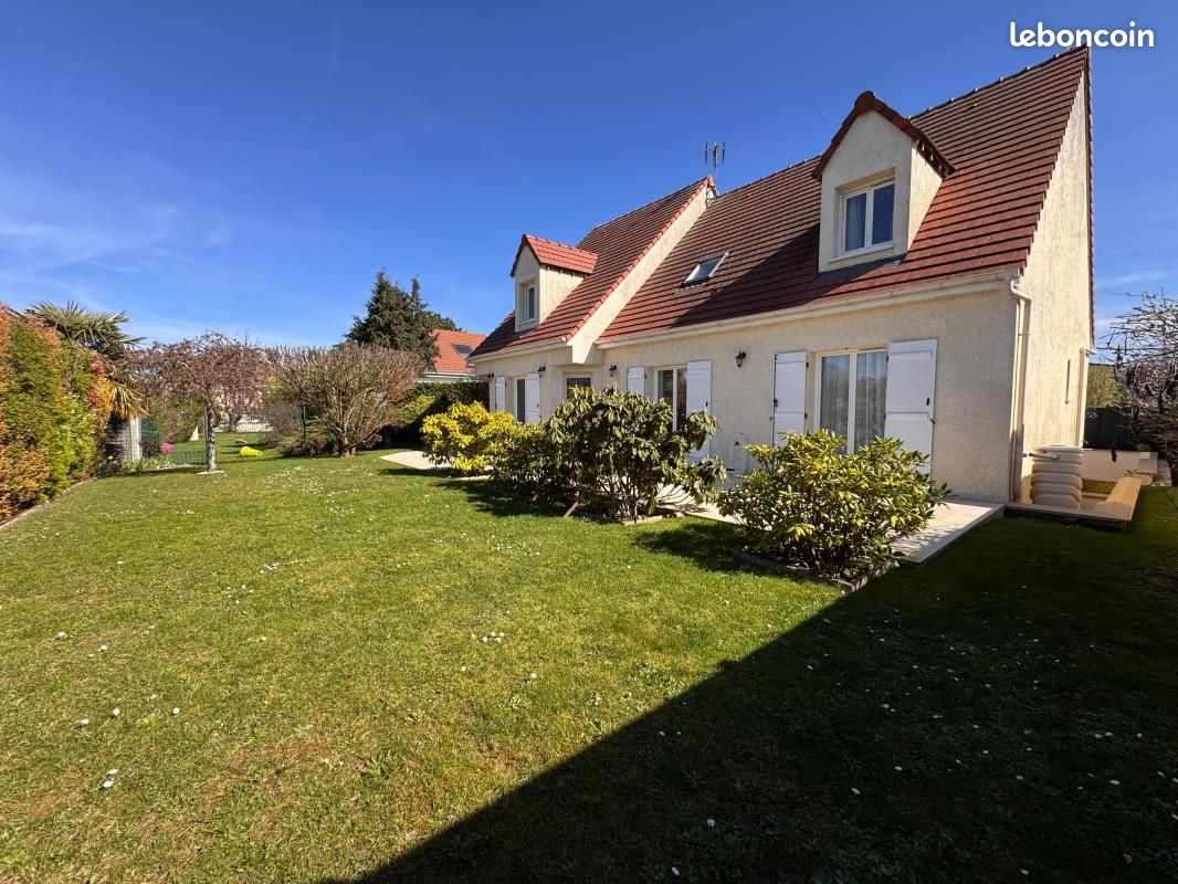 Maison 8 pièces 175 m² · à Maurepas · 175 m² · 728 000 €