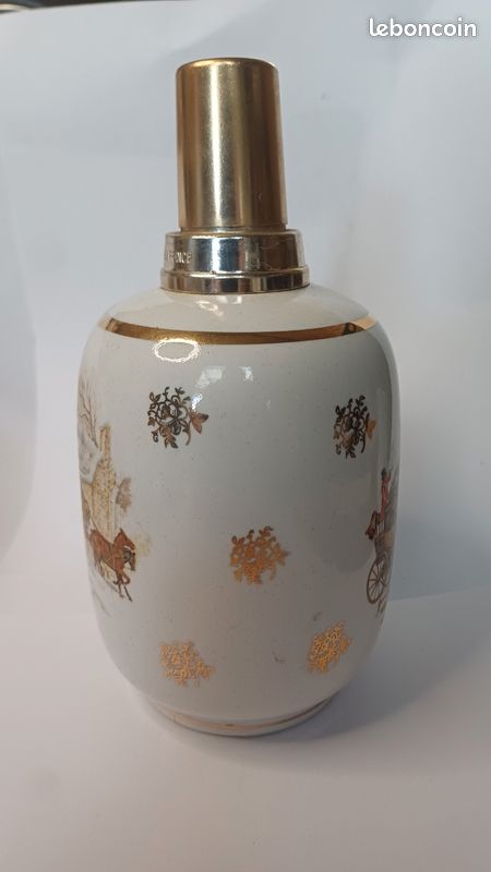 Lampe Berger Paris En Porcelaine - Décor Chevaux Et Carrosses - Années 1950-60 - Occasion Fonctionnelle