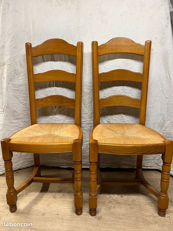 Chaise en bois et paille ancienne (image 1)