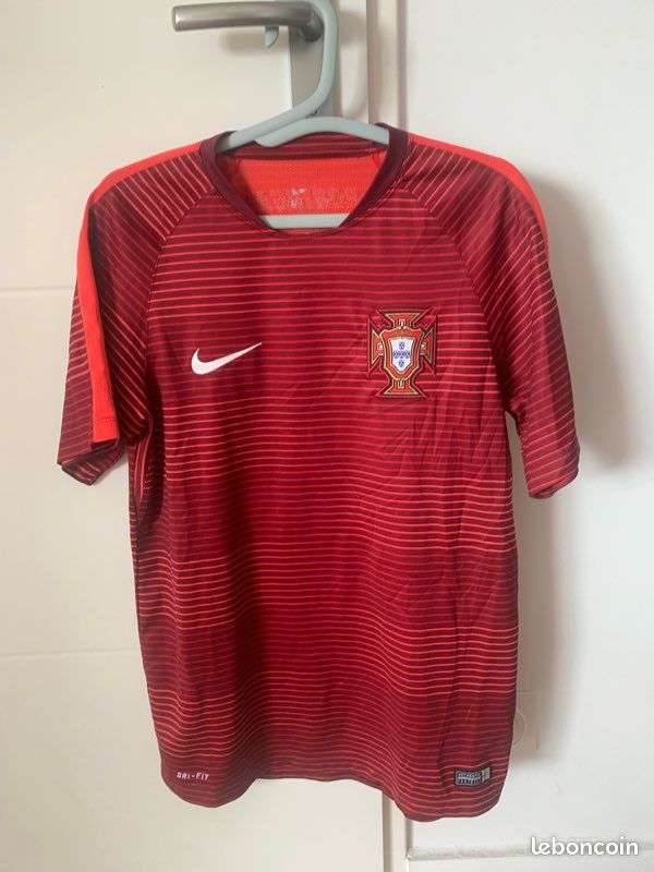 Maillots de football des sélections nationales taille M 2015-2016