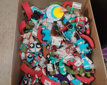 Un carton d'objet de Noël ou déco neuf Décoration