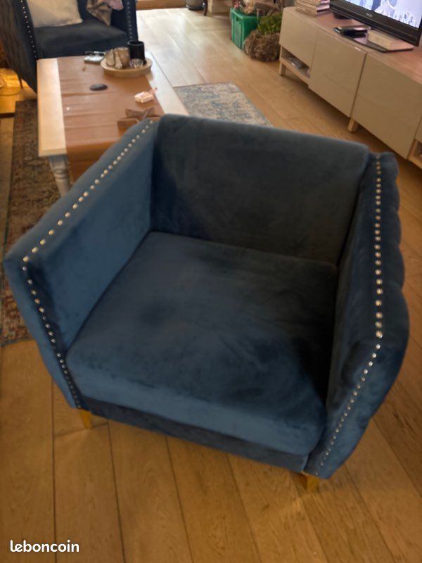 Paire de Fauteuils en velour avec clous (image 5)
