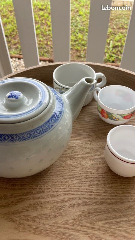 Teillère avec tasses (image 1)