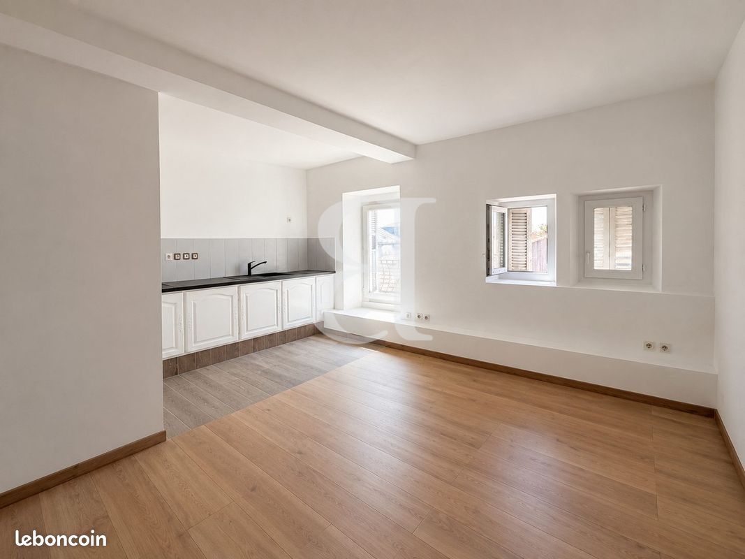 Appartement 4 pièces 122 m² · à Orange · 122 m² · 213 000 €