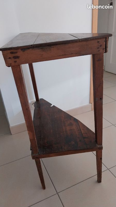 Étagère d'angle unique en son genre (image 2)
