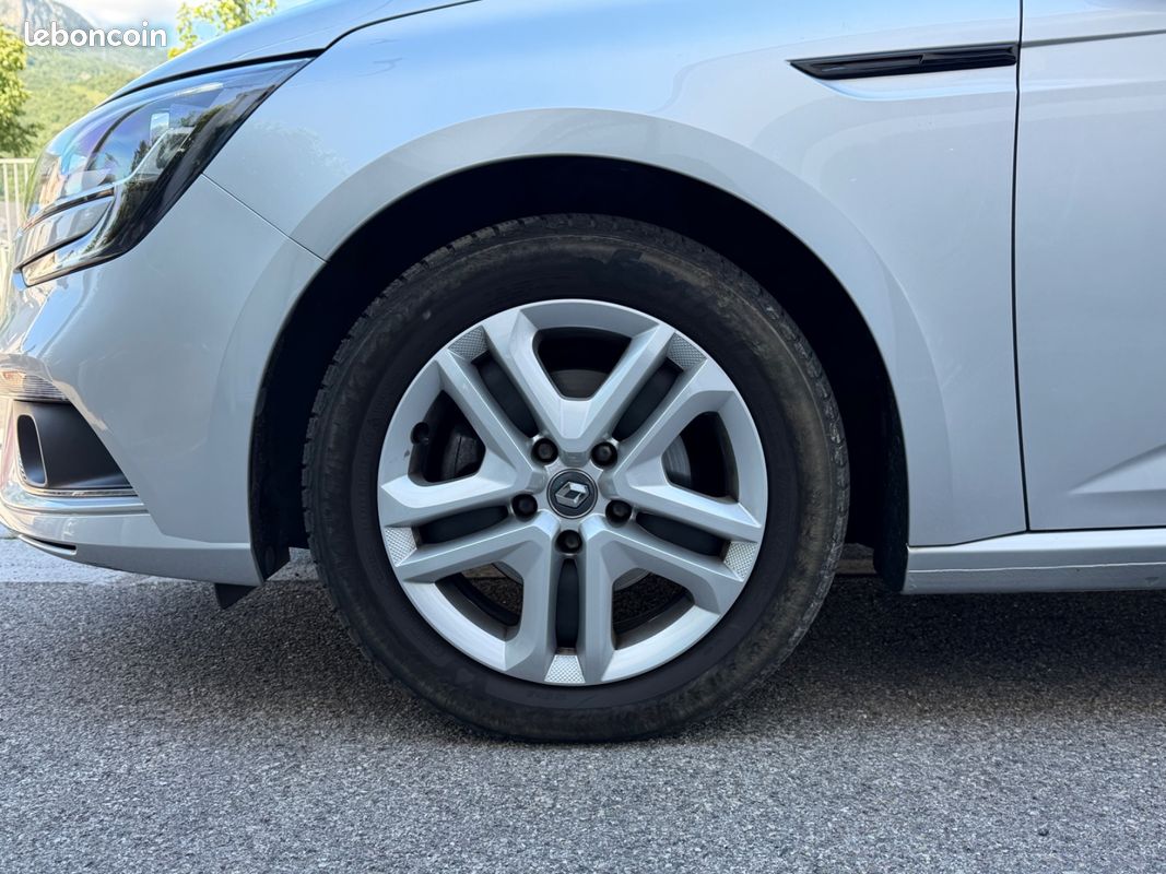 RENAULT MEGANE IV BERLINE BUSINESS MEGANE 4 1.5 Blue dCi 115 - GPS - RADARS - CLIM AUTO (image 11)