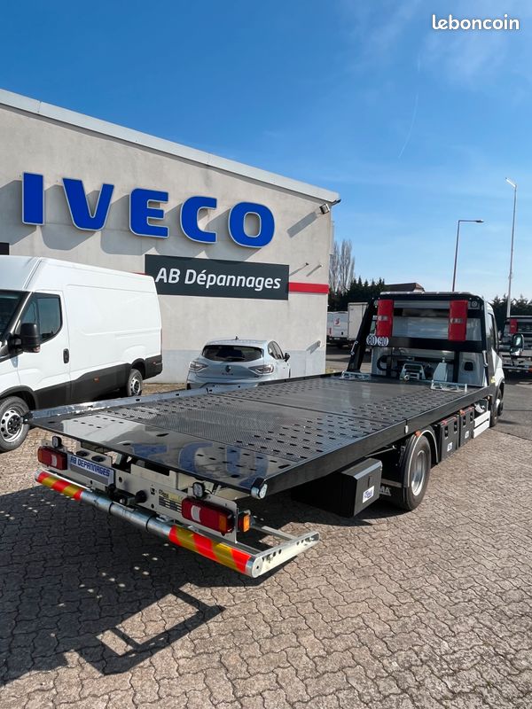 Iveco daily my24 72c18 depanneuse neuve (image 4)