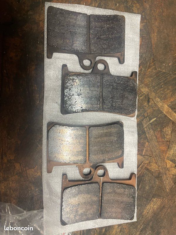 4x plaquettes frein R1 R6 2008 2015 R7 (image 1)