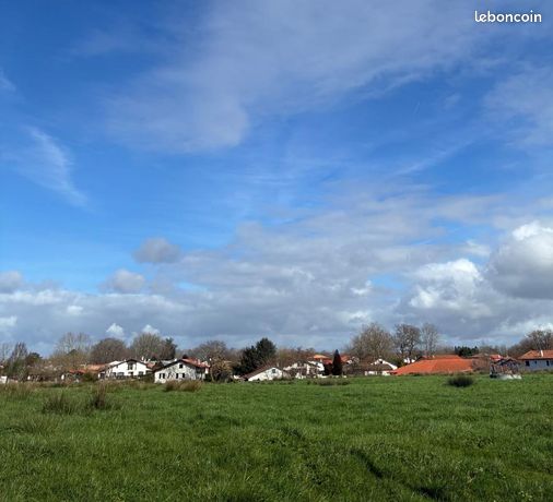 Terrain 325 m² Urt
