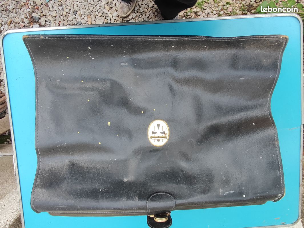 Mallette en cuir noir (image 2)