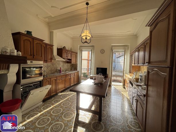 Maison 5 pièces 230 m²