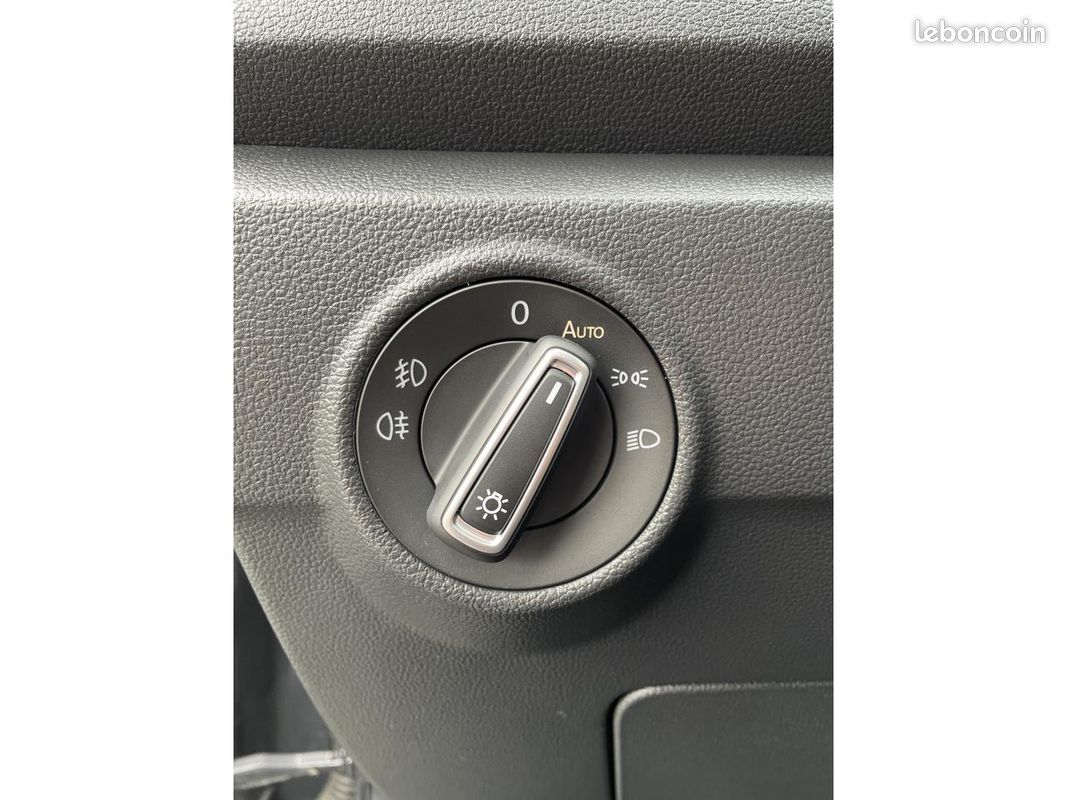 VOLKSWAGEN T-ROC CARAT / 2.0 L TDI / 150 Ch / 4 MOTION / BV DSG / 1 ERE MAIN / TOIT OUVRANT (image 39)