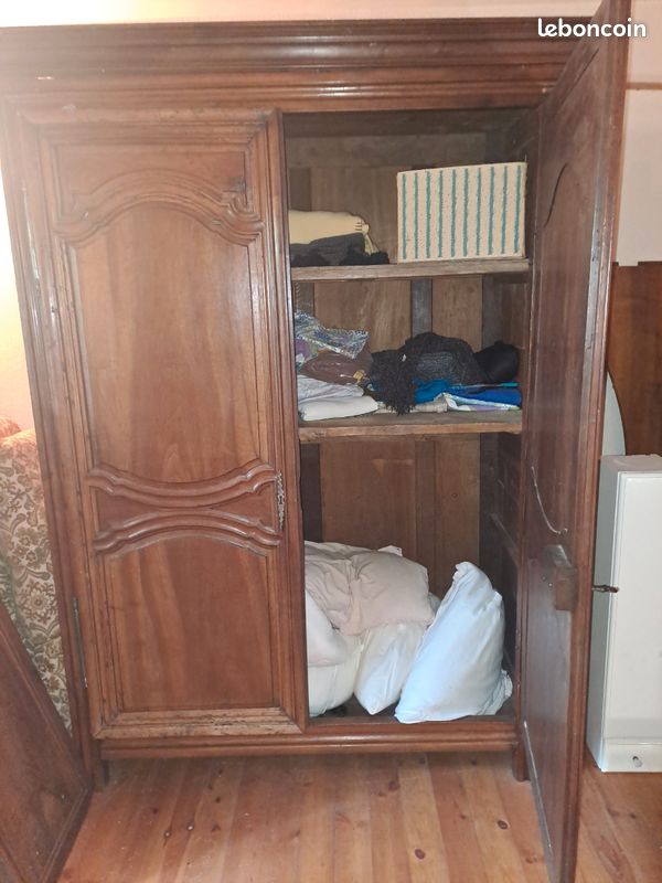Armoire en noyer, époque (image 2)
