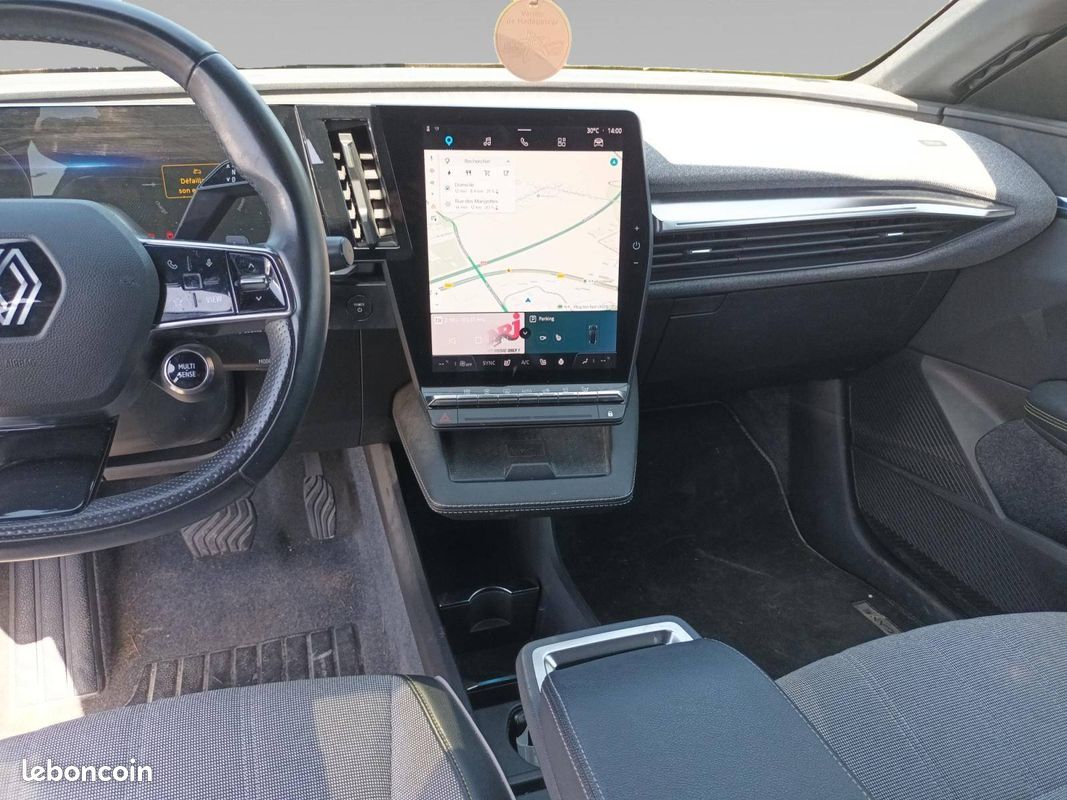 RENAULT Megane E-Tech EV60 220 ch super charge Techno (image 10)