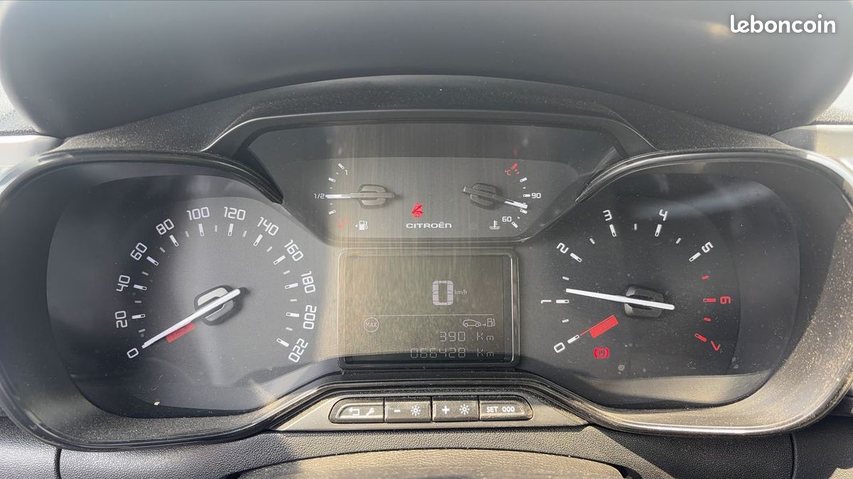 Citroën C3 III 1.2 PureTech 110 Shine (image 12)