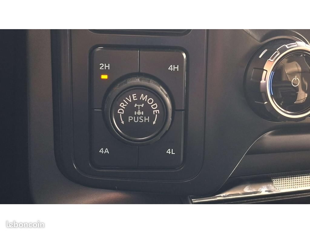 FORD F150 Supercrew LARIAT Black Package V8 5.0L (image 26)