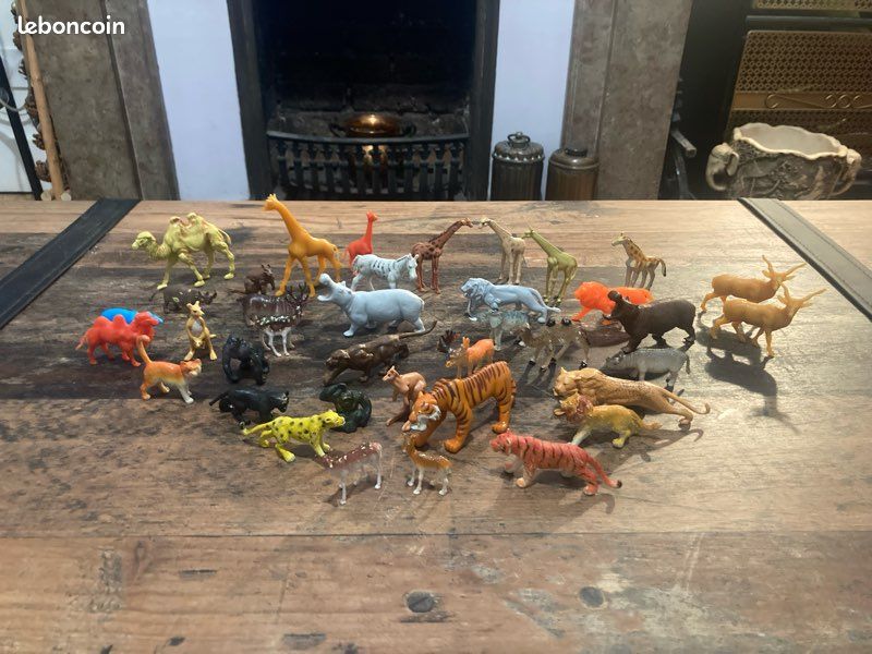 đ
Lot de plus dâune trentaine dâanimaux - Jouets et figurines đŠ (image 1)