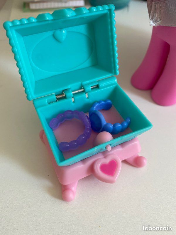 Lot 2 petit poney princesse Cadence + accessoires (image 2)