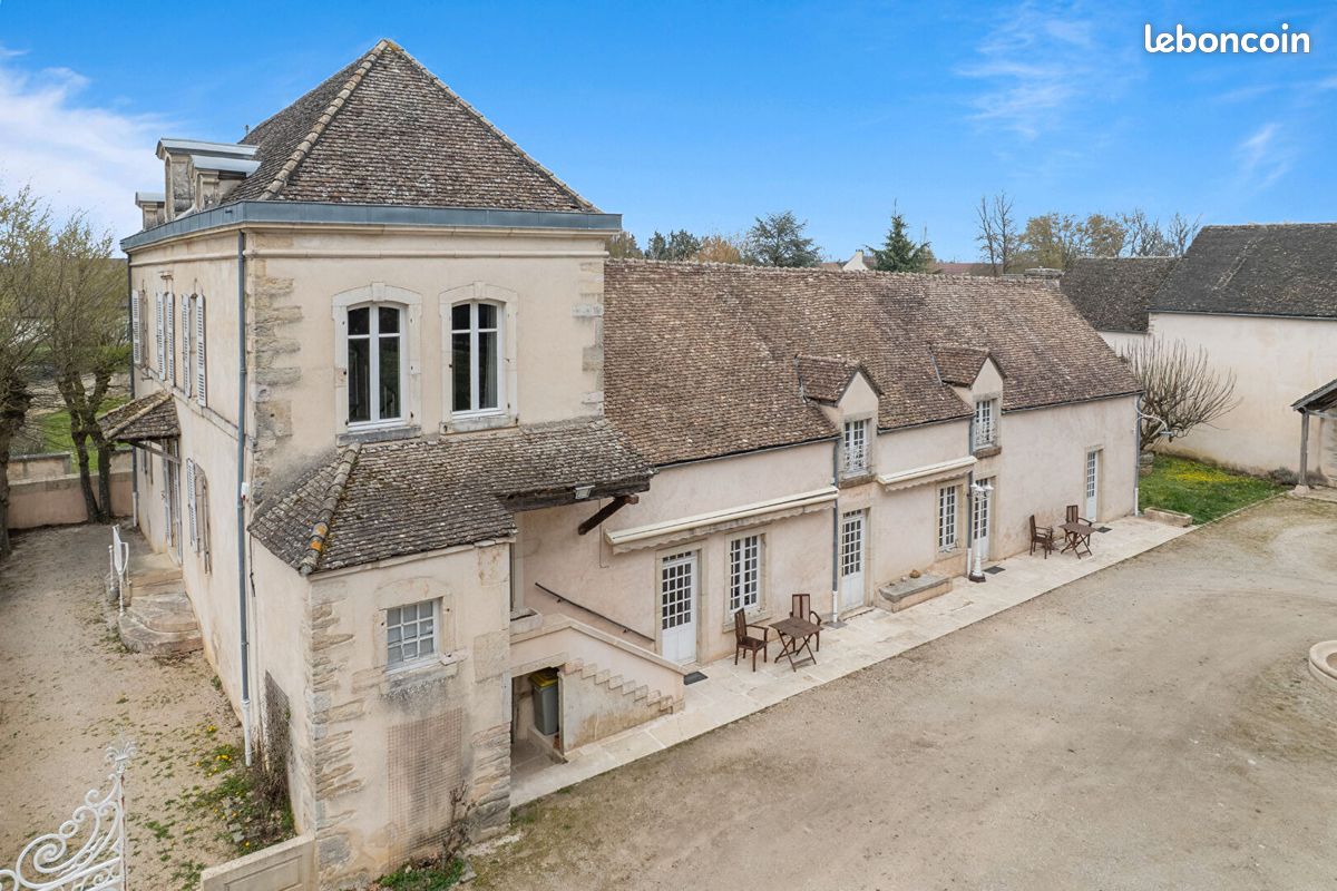 Maison 11 pièces 372 m² · à Montagny-lès-Beaune · 372 m² · 1 490 000 €