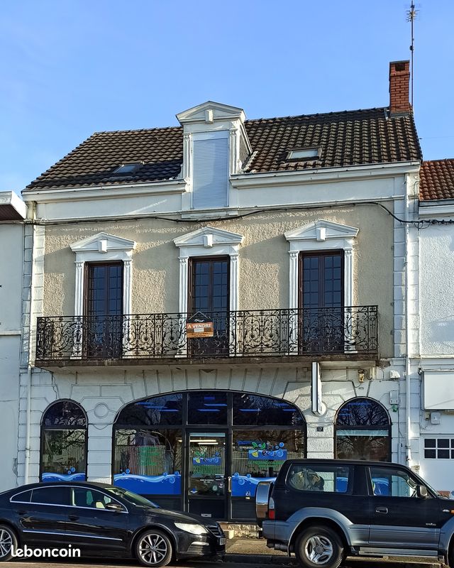 Immeuble 5 pièces 240 m² · à Montceau-les-Mines · 240 m² · 259 000 €
