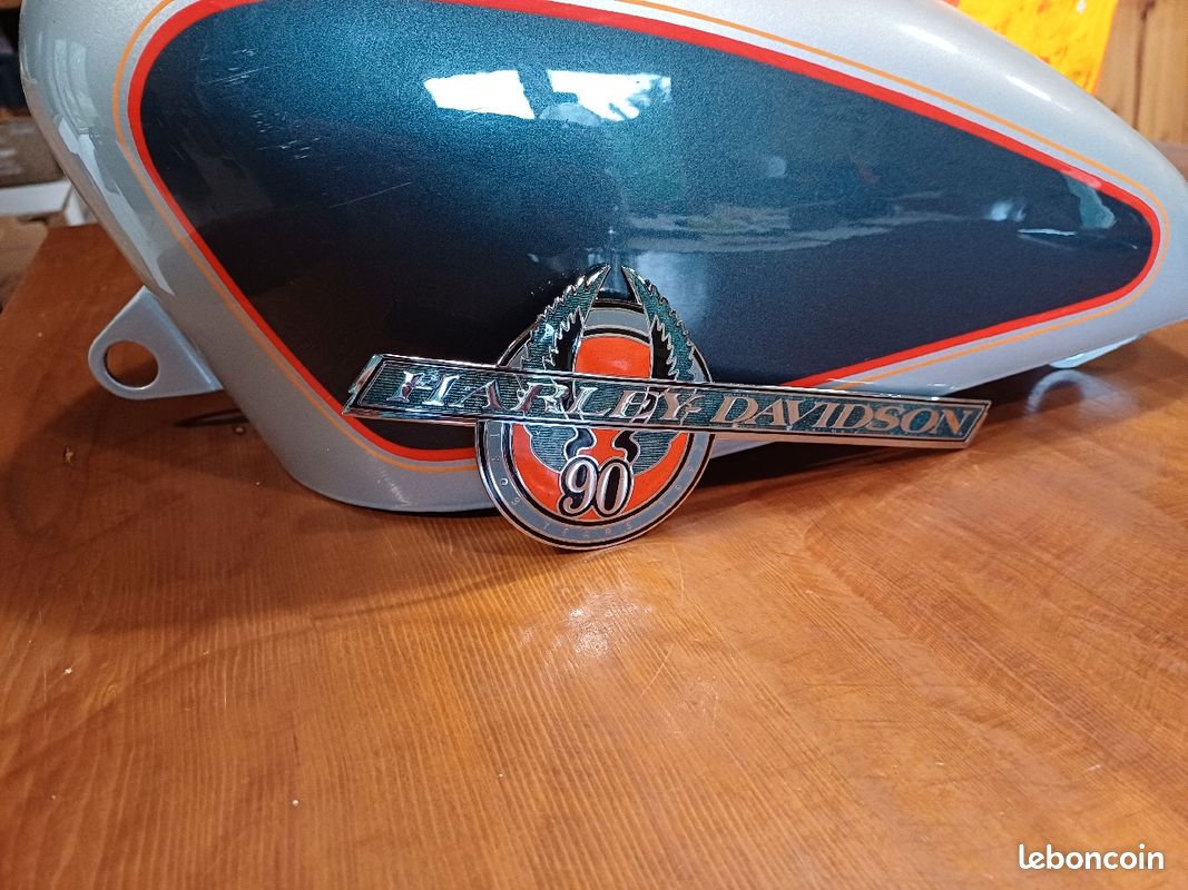 T-shirt Vintage Harley-Davidson 1991 – Imprimé Réservoir Holoubek – Taille L – Noir – Fabriqué Aux USA