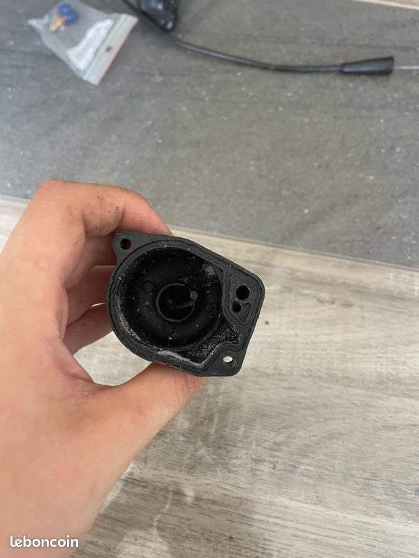 Cuve de carburateur 50cc (image 2)