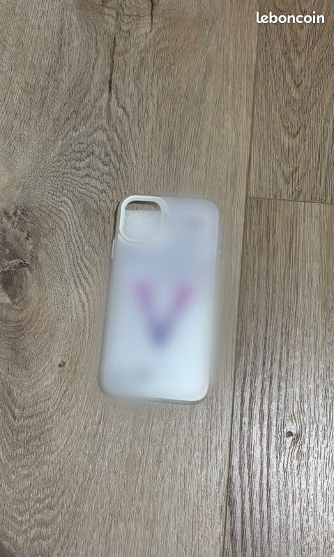 Coque Vrunk blanche iPhone 11 (image 1)