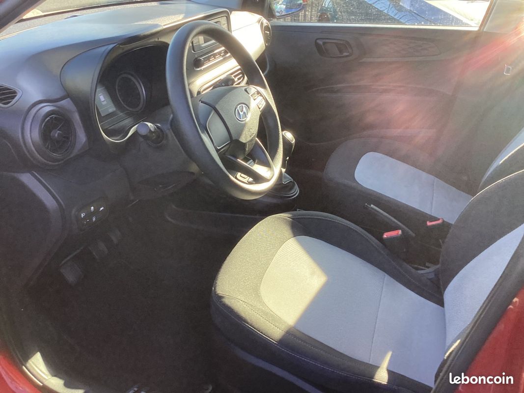 Hyundai i10 Initia ESSENCE (image 8)