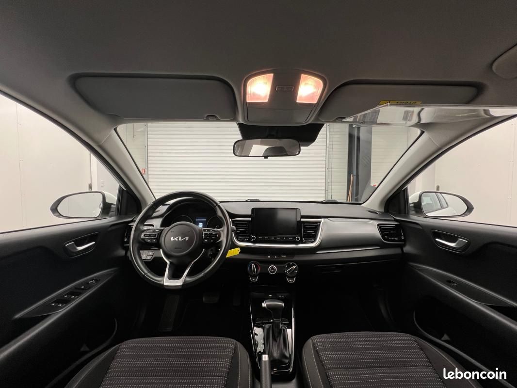 Kia Stonic 1.0 T-GDi 100 ch MHEV DCT7 Active (image 11)