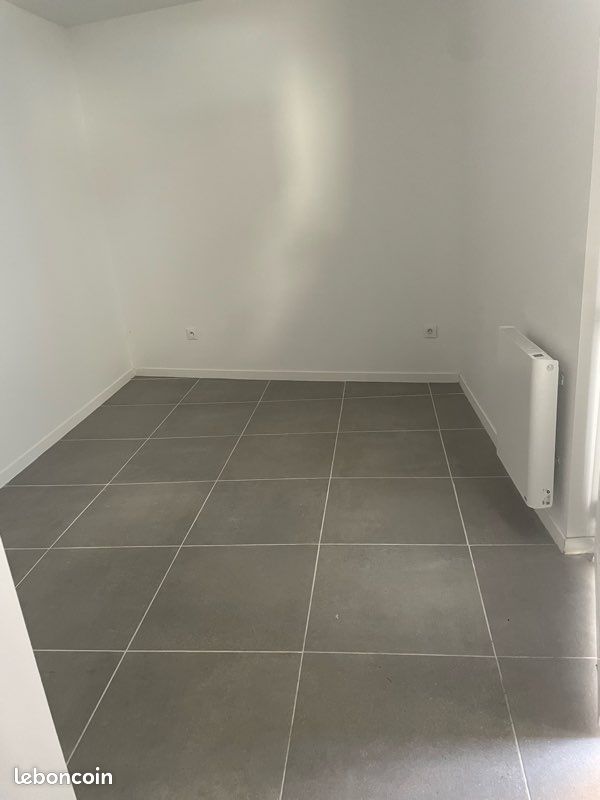 Appartement 1 pièce 19 m² · à Bourgoin-Jallieu · 19 m² · 600 €