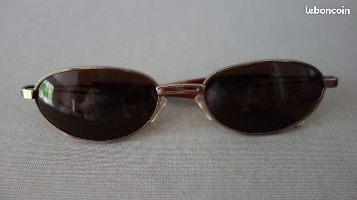 Lunettes de soleil métal adultes (image 1)