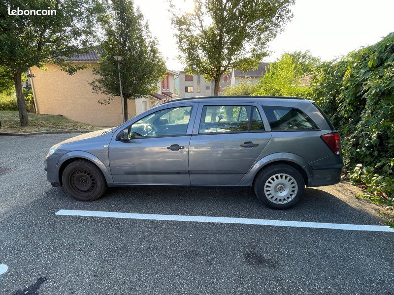 URGENT Opel Astra Break 1.7L CDTI en l’état (image 1)
