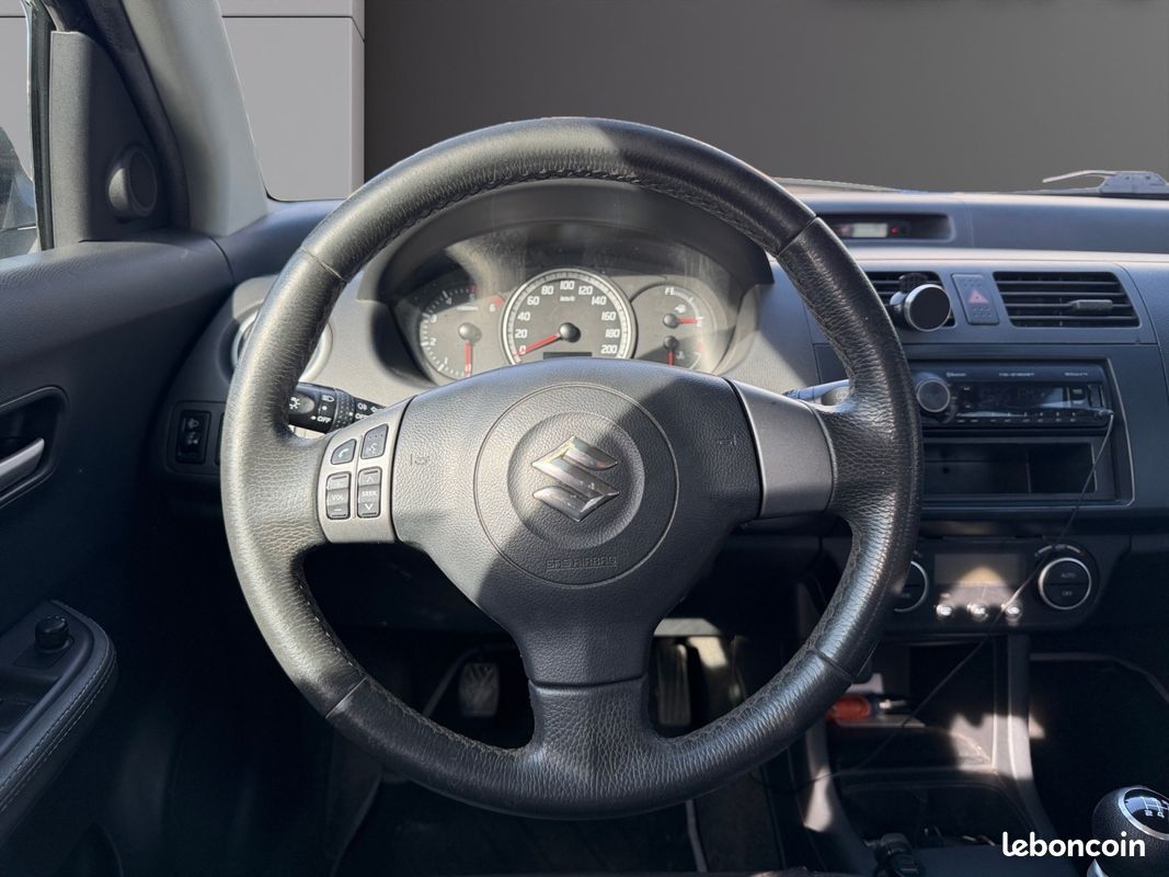 SUZUKI SWIFT 1.3 DDIS 75 SWIFT IN THE CITY 75Ch Garantie 12 mois (image 4)