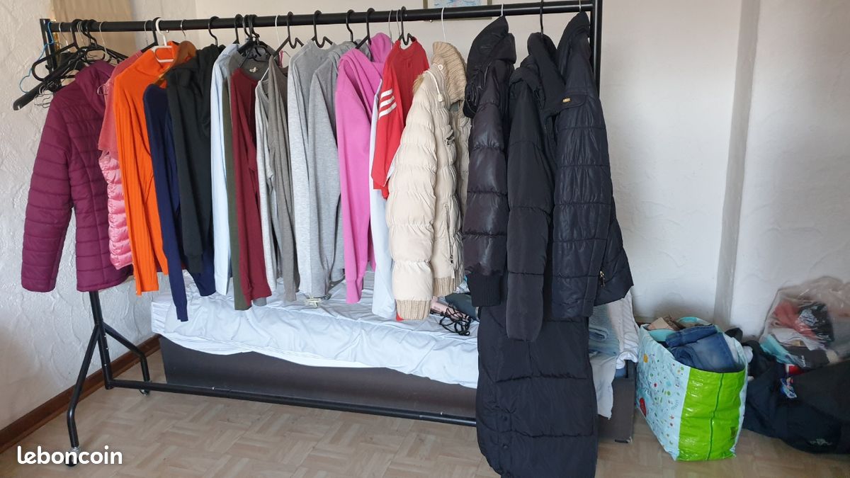 Triangle métallique pour vêtements (image 1)