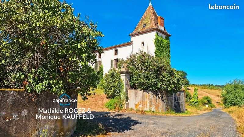 Maison 11 pièces 308 m² · à Courpière · 308 m² · 490 000 €