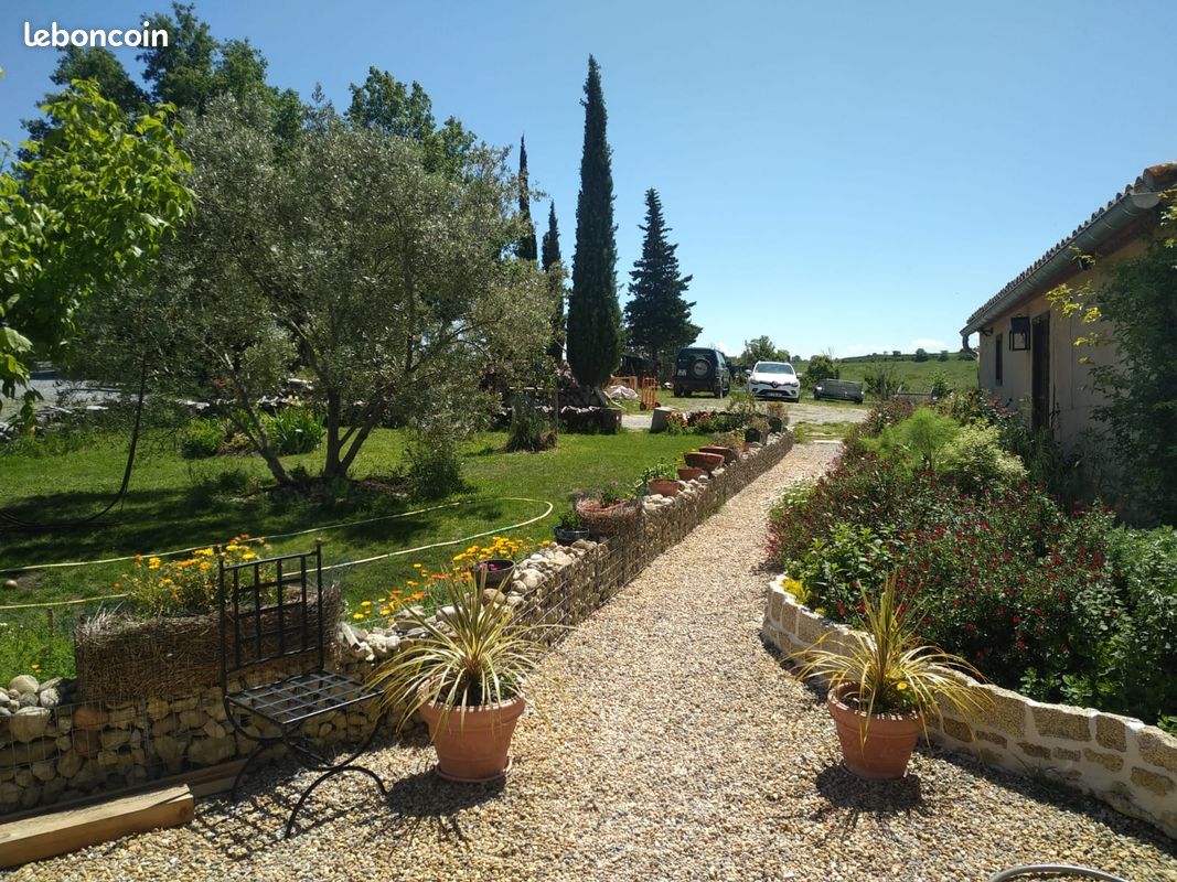 Maison 10 pièces 350 m² · à La Cassaigne · 350 m² · 875 000 €