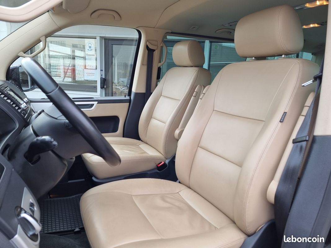 Volkswagen MULTIVAN T5 2.0 TDI 180CH HIGHLINE 4MOTION DSG7*MOTEUR NEUF*ATTELAGE*WEBASTO*7 PLACES (image 13)