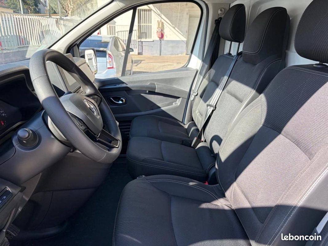 Renault Trafic Vu FOURGON 2.0 BLUEDCI 130 30 L2H1 GRAND-CONFORT (image 8)
