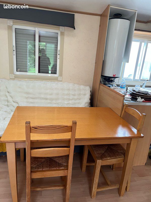 Je vends un mobilehome 10 mètre salle de bain, tout équipé, toilettes, séparées, cuisine, deux chambres, un salon, télévision extra plate, frigo four en parfait état (image 10)